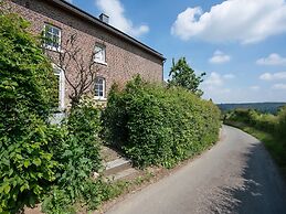 Voeren Mansion With Garden