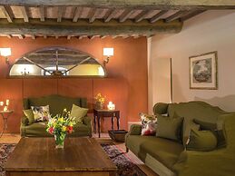 Villa in Tuscany With Organic Wine Estate