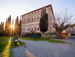 Apartment in Tuscany With Pool