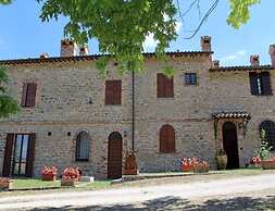 Apartment in Tuscany With Pool
