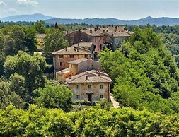 Apartment in Tuscany With Pool