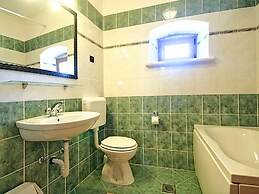 Authentic Villa in Tinjan With Private Pool