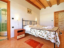 Authentic Villa in Tinjan With Private Pool