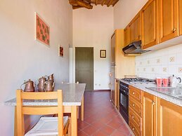 Apartment in Peccioli With Pool and Wine Tasting
