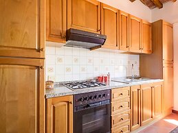 Apartment in Peccioli With Pool and Wine Tasting