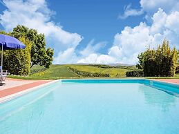 Apartment in Peccioli With Pool and Wine Tasting