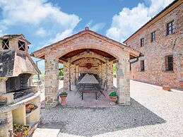 Apartment in Peccioli With Pool and Wine Tasting