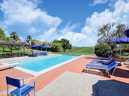 Apartment in Peccioli With Pool and Wine Tasting