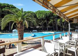 Sunny Chalet in Baia Domizia