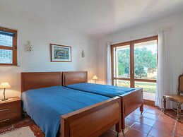 Cozy Villa in Albufeira With Swimming Pool