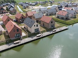 Villa by Lake Veere With Sauna