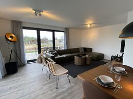 Villa by Lake Veere With Sauna