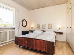 8 Person Holiday Home in Harpelunde