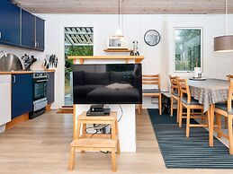 Sunny Hillside Cottage-by Traum