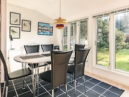 6 Person Holiday Home in Vaeggerlose