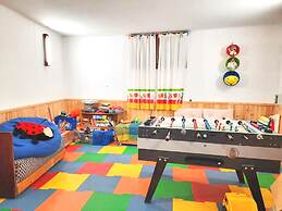 Apartment in Cervinia With Ski Access