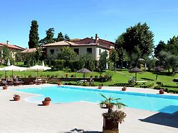 Cozy Tuscan Getaway