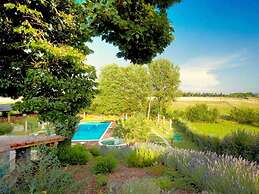 Cottage in Tuscany With Pool & Sauna