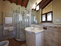 Cottage in Tuscany With Pool and Sauna
