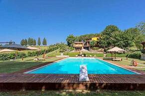 Cottage in Loro Ciuffenna With Pool & Sauna