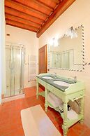 Cottage in Loro Ciuffenna With Pool & Sauna