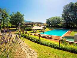 Cottage in Tuscany With Pool & Sauna
