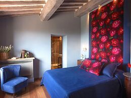 Villa in Arezzo With Pool and Vineyards