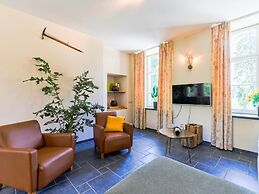 Spacious Apartment in a 16th-century Castle