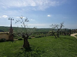 Cozy Villa in Marezige With Swimming Pool
