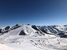 Apartment in Mayrhofen Near Ski Lift