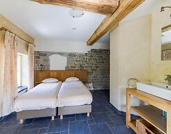 Spacious Apartment in a 16th-century Castle