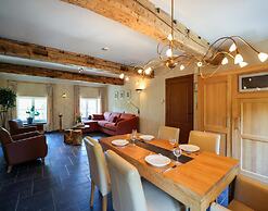 Spacious Apartment in a 16th-century Castle