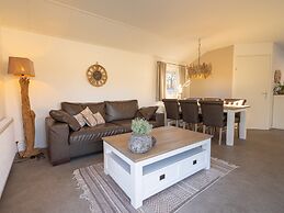Comfortable Chalet With Microwave, Near Efteling