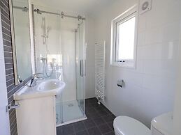 Comfortable Chalet With Microwave, Near Efteling