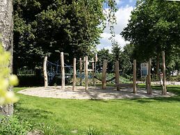 Comfortable Chalet With Microwave, Near Efteling