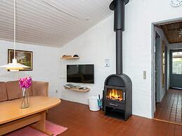 6 Person Holiday Home in Hejls