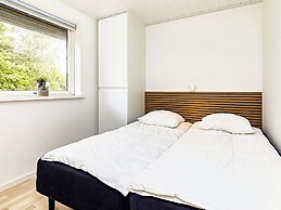 8 Person Holiday Home in Vaeggerlose