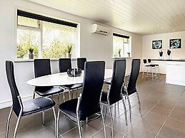 8 Person Holiday Home in Vaeggerlose