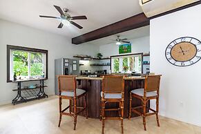 Laru Beya Palmetto Bay