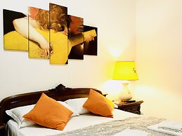 4 Bed-sleeps 8-central Rome-5 Min to Colosseum