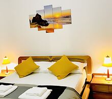4 Bed-sleeps 8-central Rome-5 Min to Colosseum
