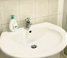 4 Bed-sleeps 8-central Rome-5 Min to Colosseum