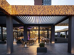 Mövenpick Living Istanbul West