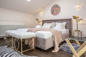 Old Town Luxury Suites