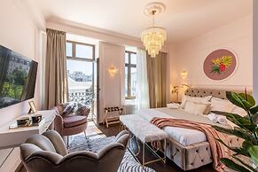 Old Town Luxury Suites