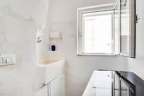 Mirror House Lovely Apartment