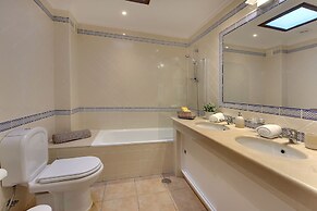 Eagle Eye Villa