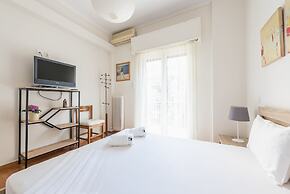 Relaxing Koukaki Apartment by CloudKeys