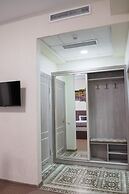 Level Hotel