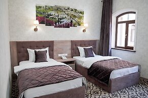 Level Hotel